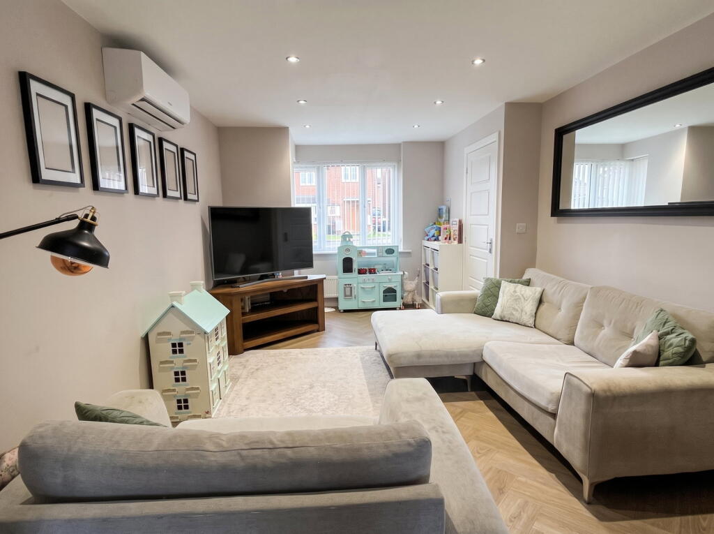 House in West Lindsey, Gainsborough - View 3