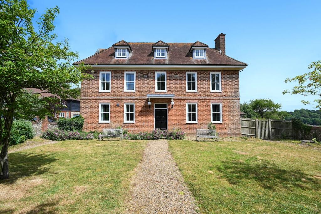 Main image of property: Norheads House, 14 Glovers Close, Westerham, TN16 3GA