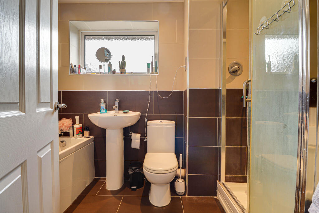 Additional image 14 of Broadstone Road, Harpenden, Hertfordshire, AL5