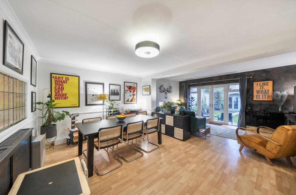 Main image of property: Woodville Road, Barnet, EN5