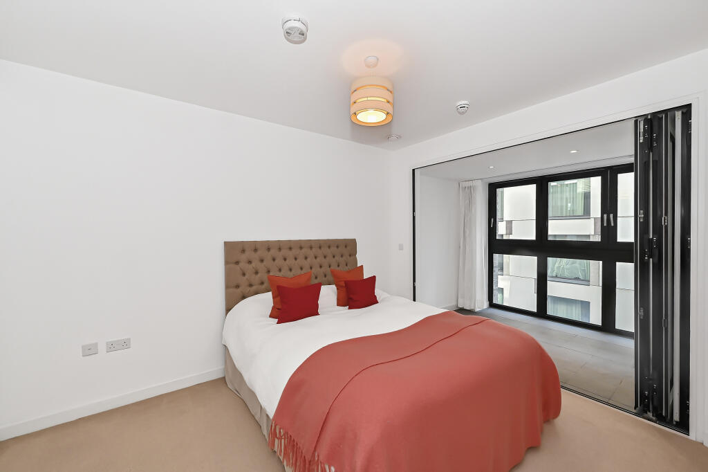 Apartment in London - More