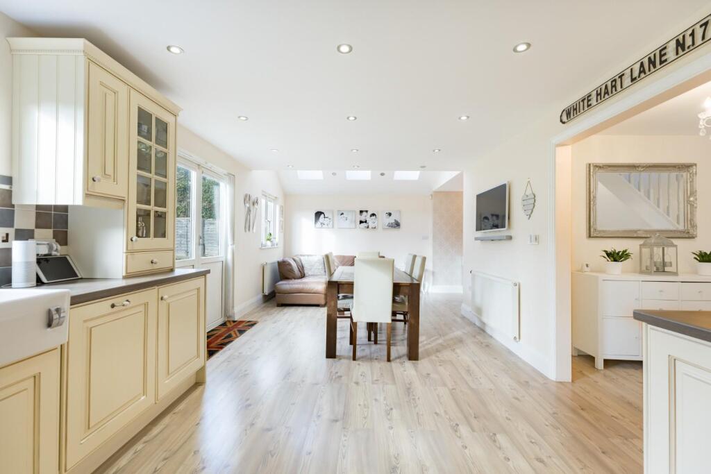 House in Uttlesford, Little Bullocks Farm, Great Canfield - More