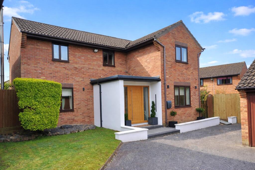 Main image of property: Larch Close, Newton, Porthcawl, CF36