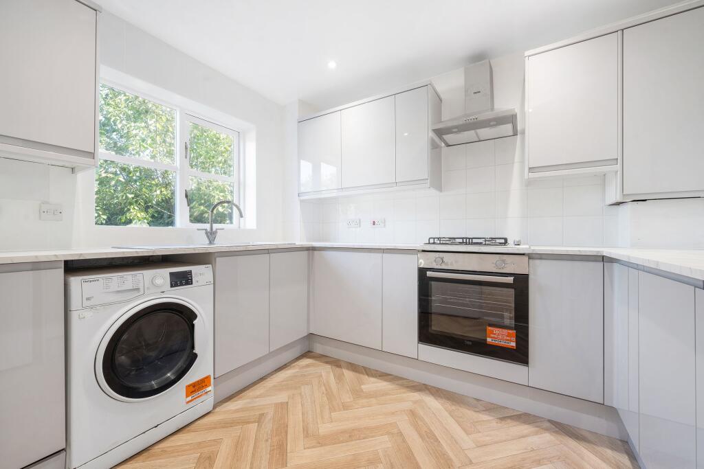 Apartment in London - View 3
