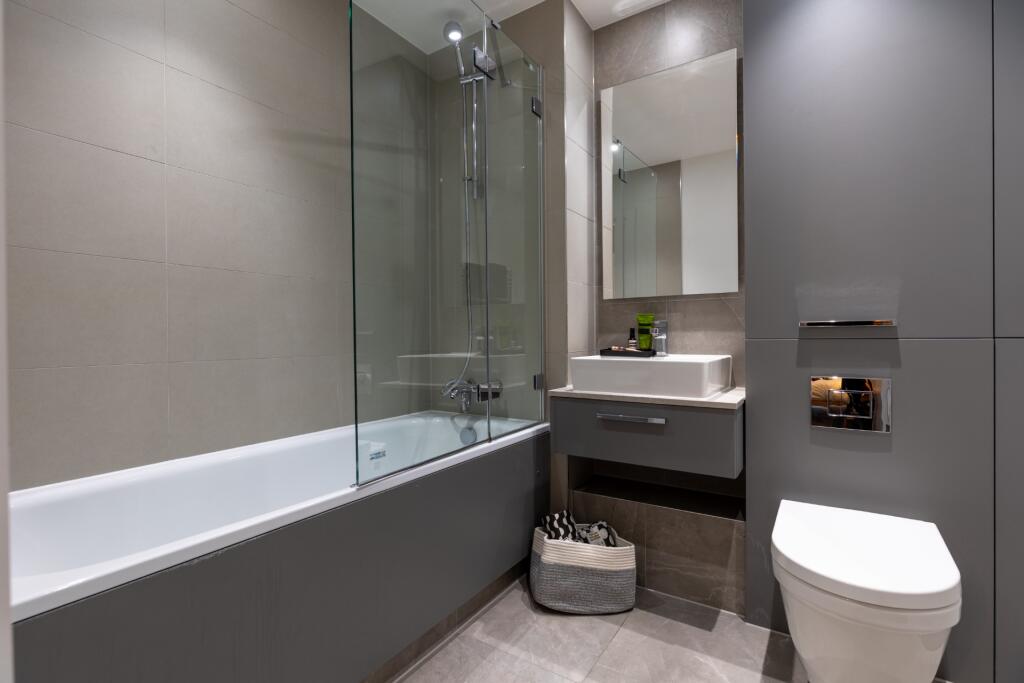 Apartment in London - More