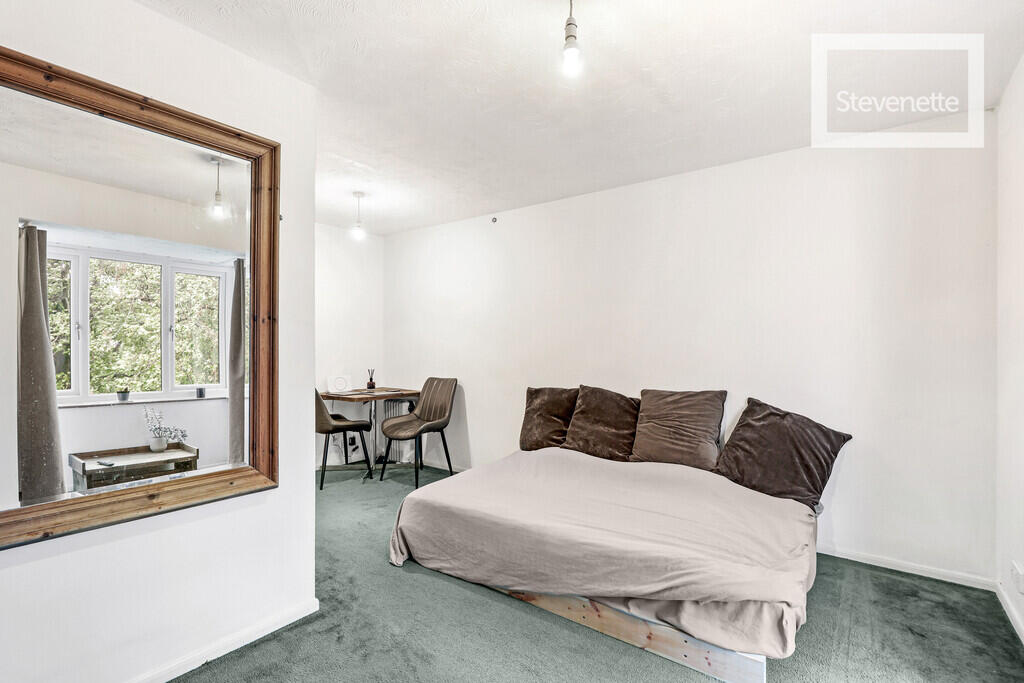 Apartment in Epping Forest, Loughton - View 4
