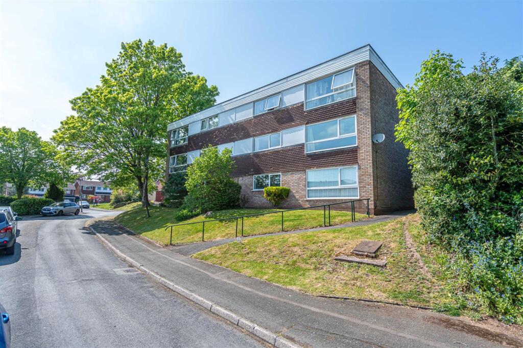 2-bed flat on 40 High Meadows, Compton, Wolverhampton, WV6 8PP, £129,950