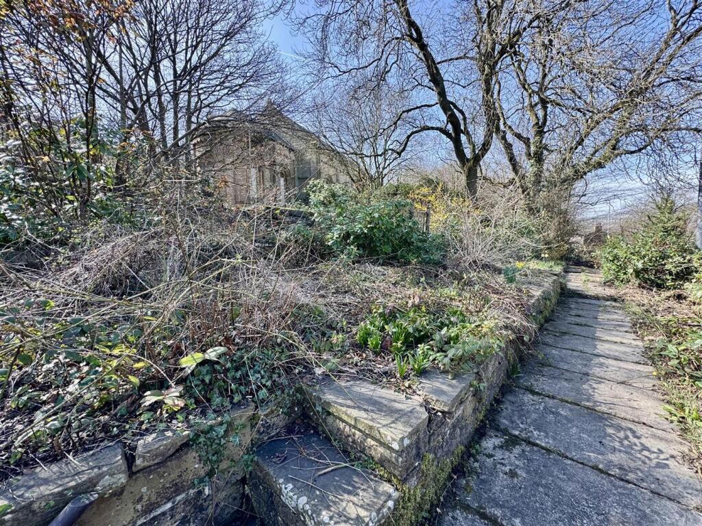 Manchester Road, Huddersfield, West Yorkshire, HD4 5SL - View 3