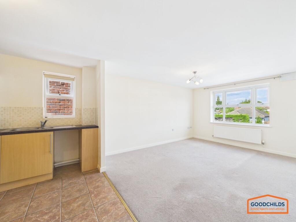 Apartment in Walsall, Aldridge - View 4