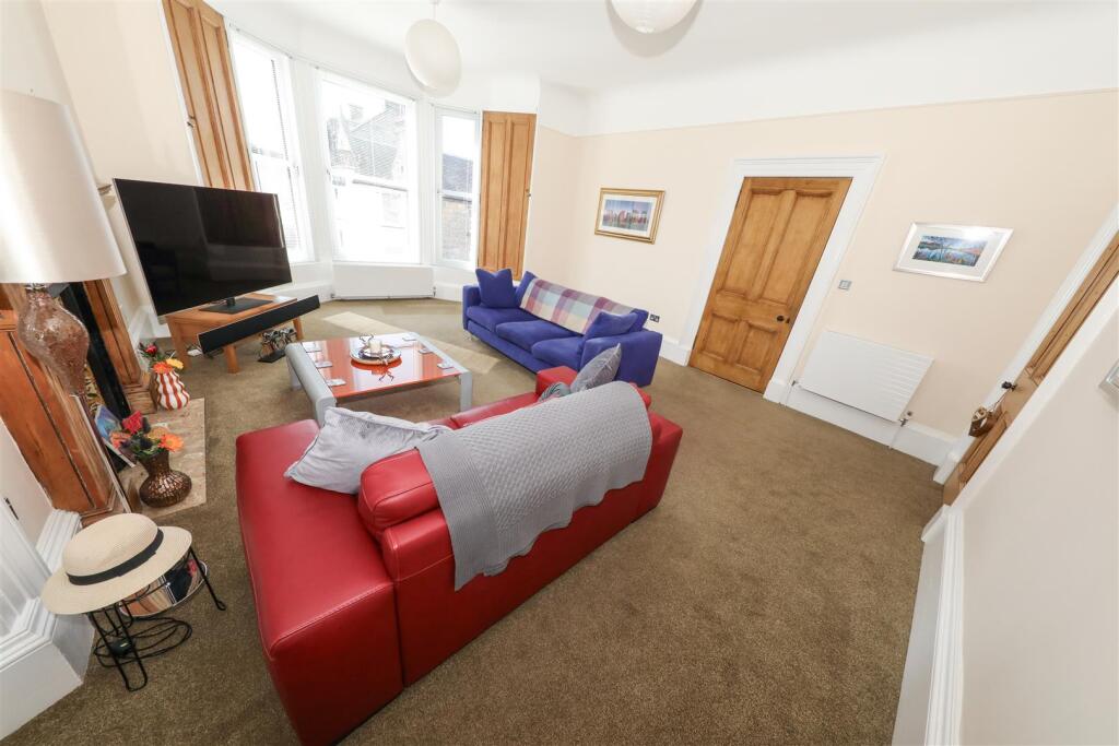 Apartment in Markinch, Woodside - View 4