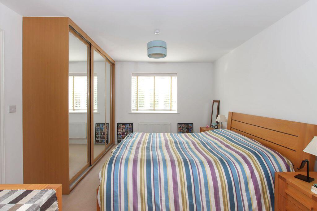 House in Luton, Pitstone - More