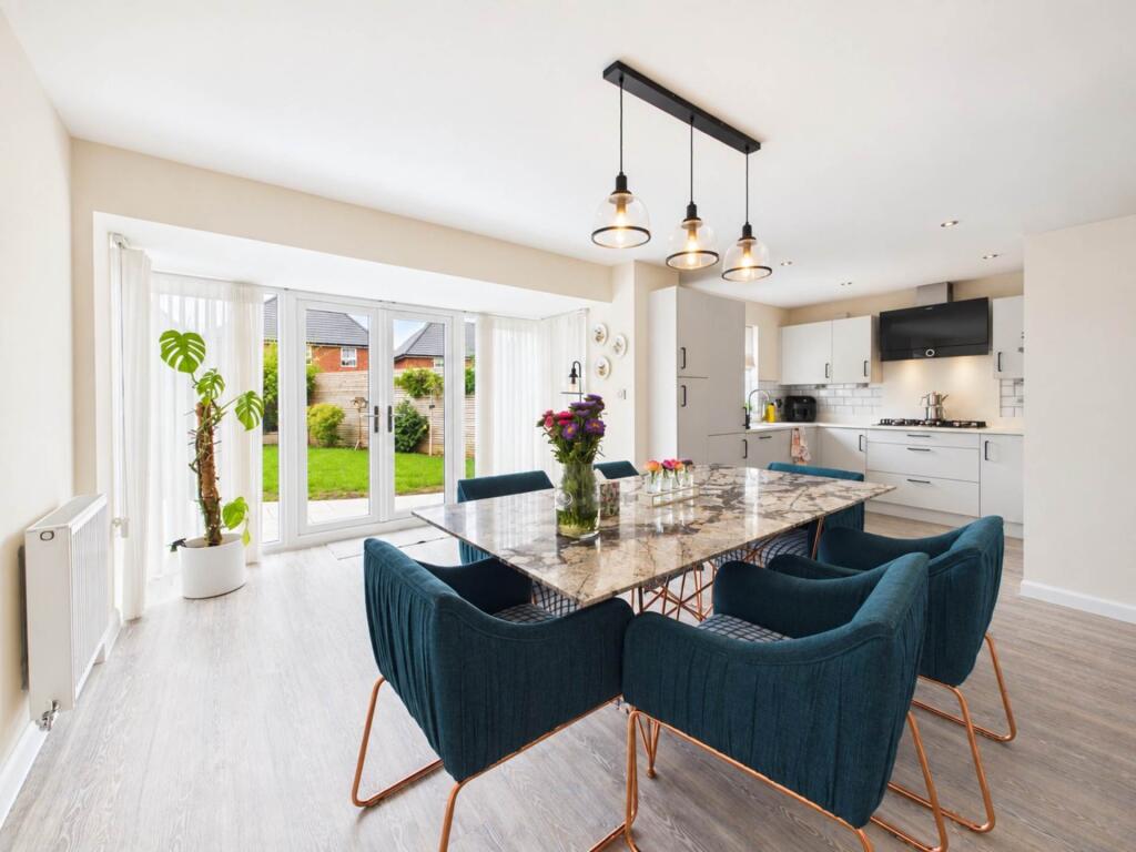 House in Milton Keynes, Eaton Leys, Bletchley and Fenny Stratford - View 3
