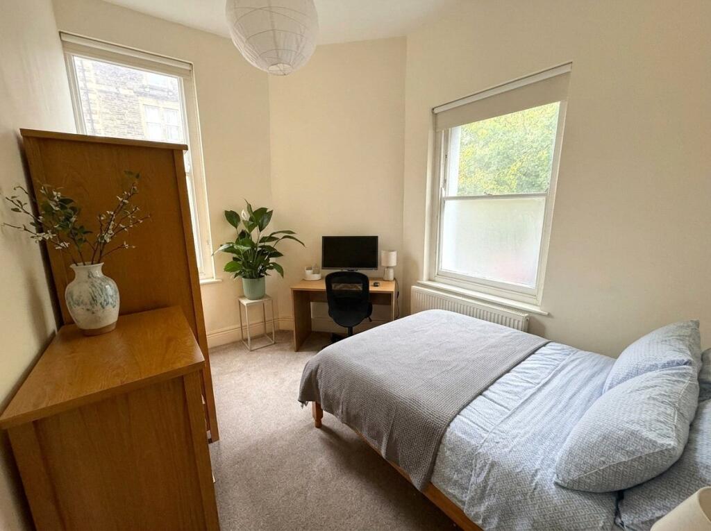8 bedroom house for rent