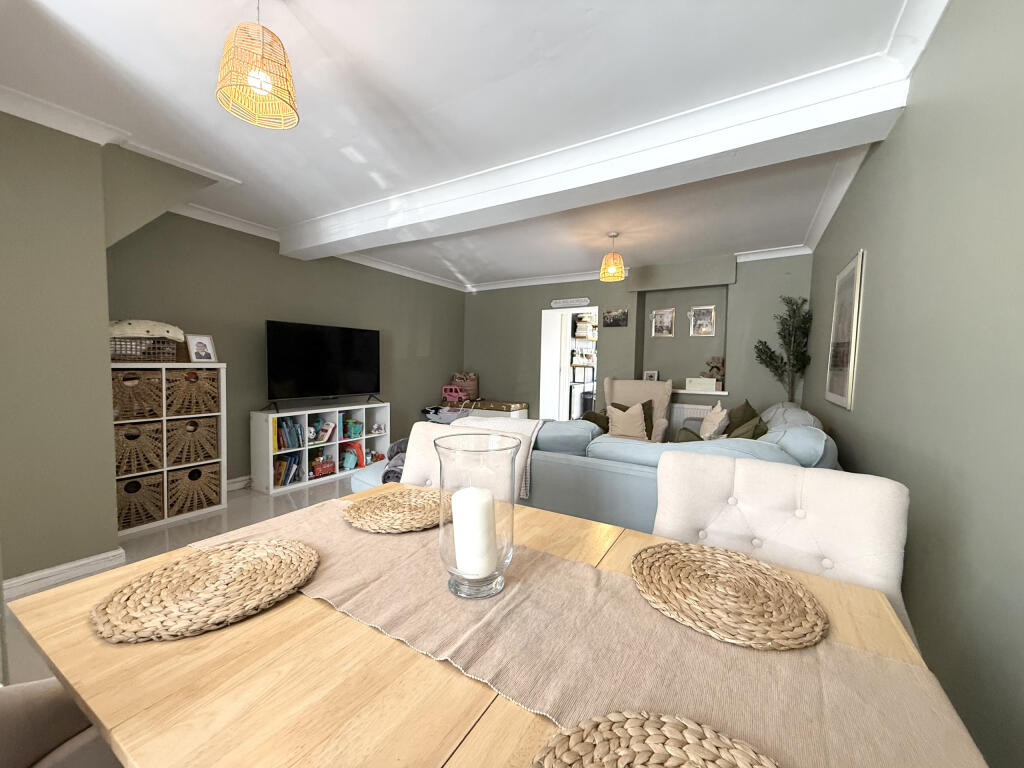 House in Mountain Ash, Cwmpennar - View 5