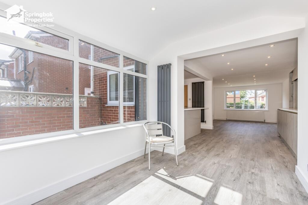 House in Leeds, Bruntcliffe, Morley - View 4