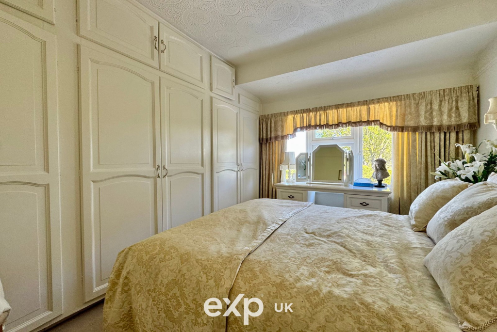 House in Solihull, Ulverley Green - View 6