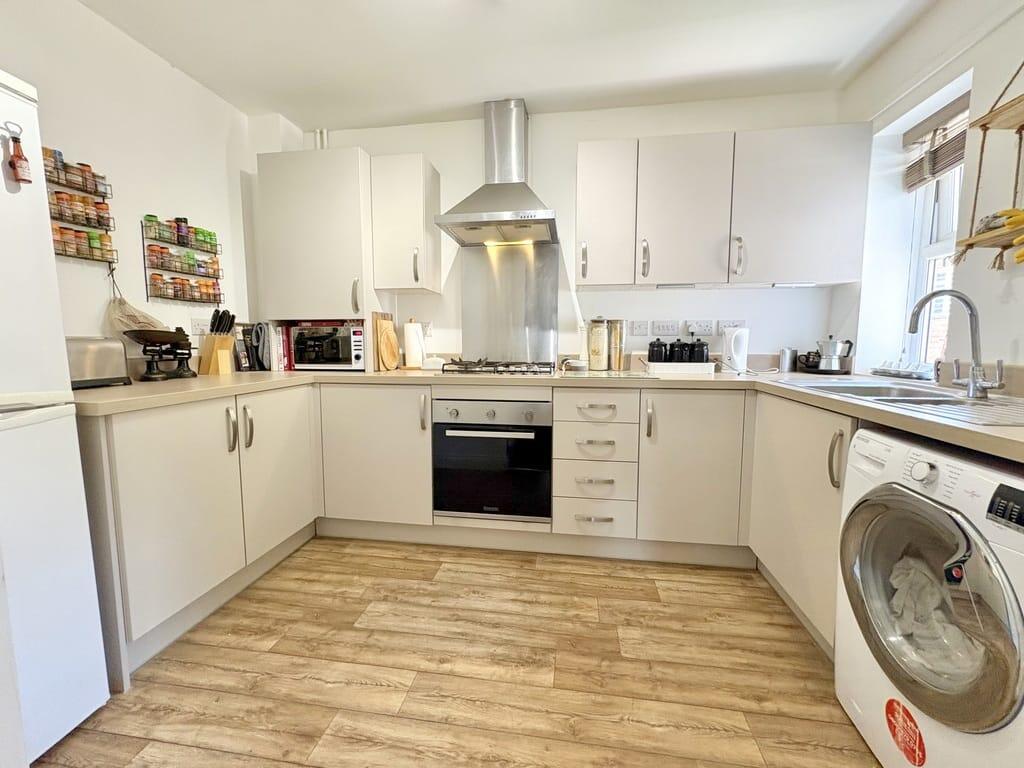 Apartment in Poole - More