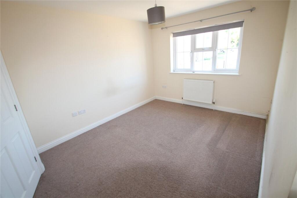 House in Portsmouth - More