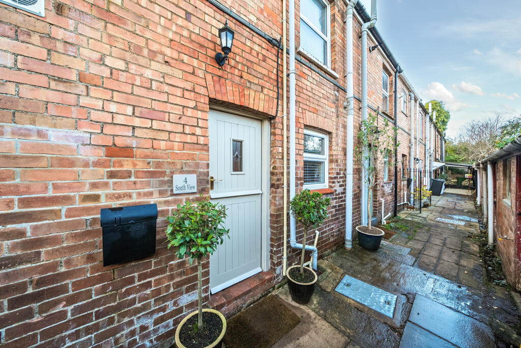 2-bed terraced on South View Terrace, Trull, £279,500