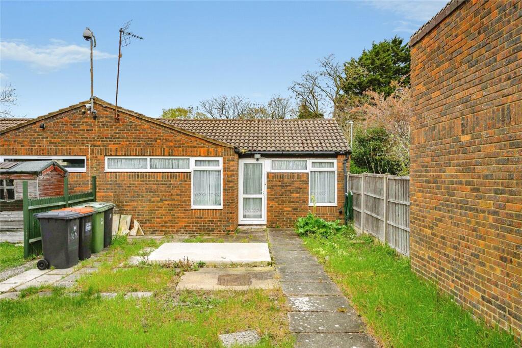 Main image of property: Hammersmith Gardens, Houghton Regis, Dunstable, Bedfordshire, LU5
