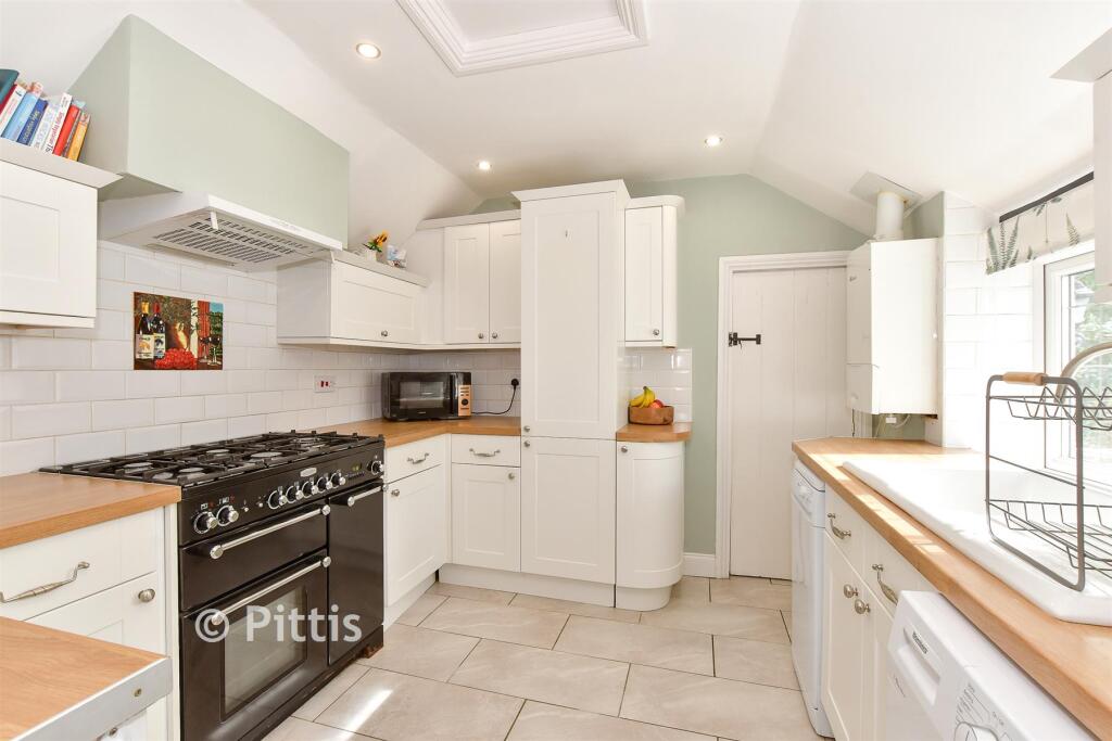 House in Godshill, Isle of Wight - View 2