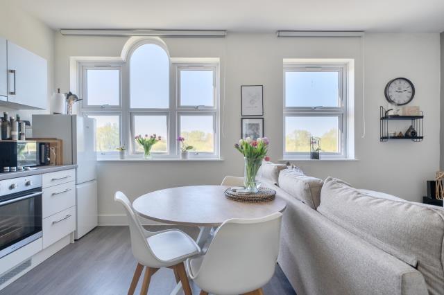 Apartment in Thatcham, West Berkshire - View 3