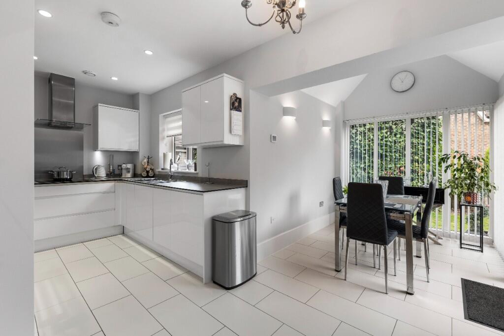 House in Horsham, Colgate - View 5
