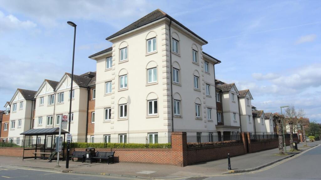 1-bed other on Perrin Court, Parkland Grove, Ashford, £149,950