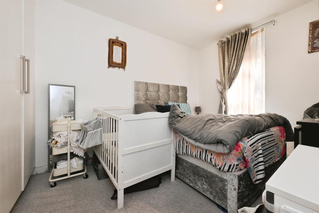 Apartment in Harlow, Essex - View 5
