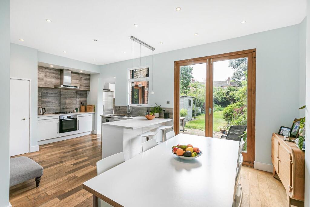 Main image of property: Brockley Rise, London, SE23 1NL