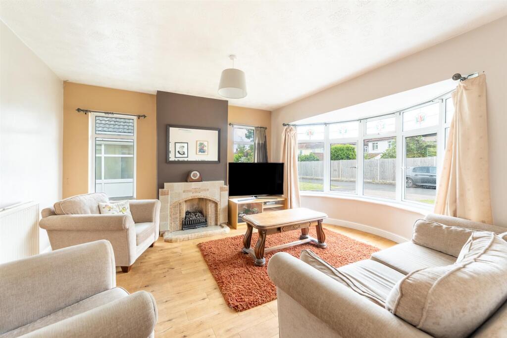 Mansfield Close, Milton - VERY DECEPTIVE! photo 3