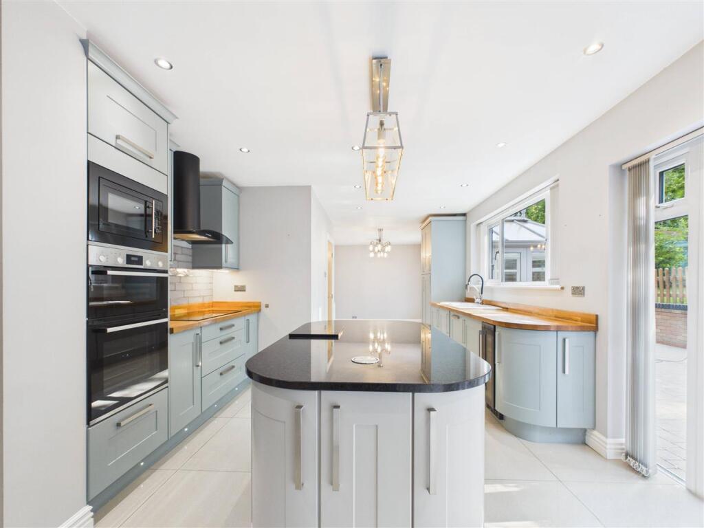 House in Redditch, Worcestershire - View 4