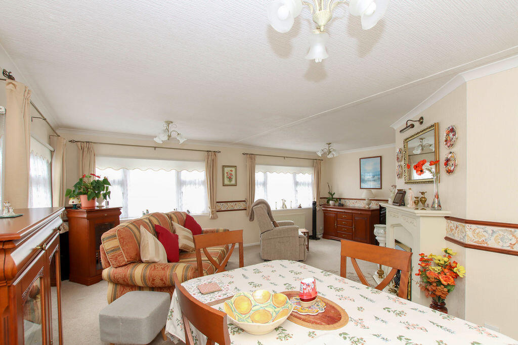 House in Hemel Hempstead - More