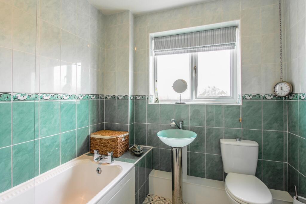 Additional image 13 of Leaches Close, Tintinhull