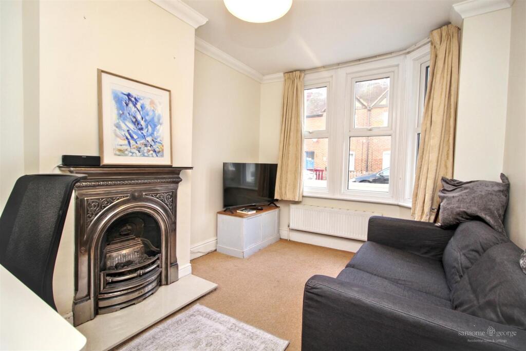 House in Reading, Dee Park - View 3