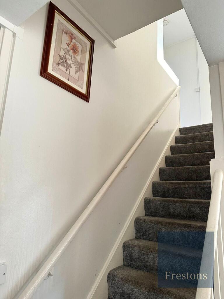 3 bedroom maisonette for rent