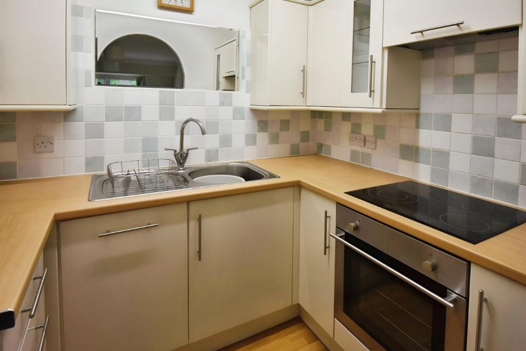 High Oaks Close, SO31 photo 2
