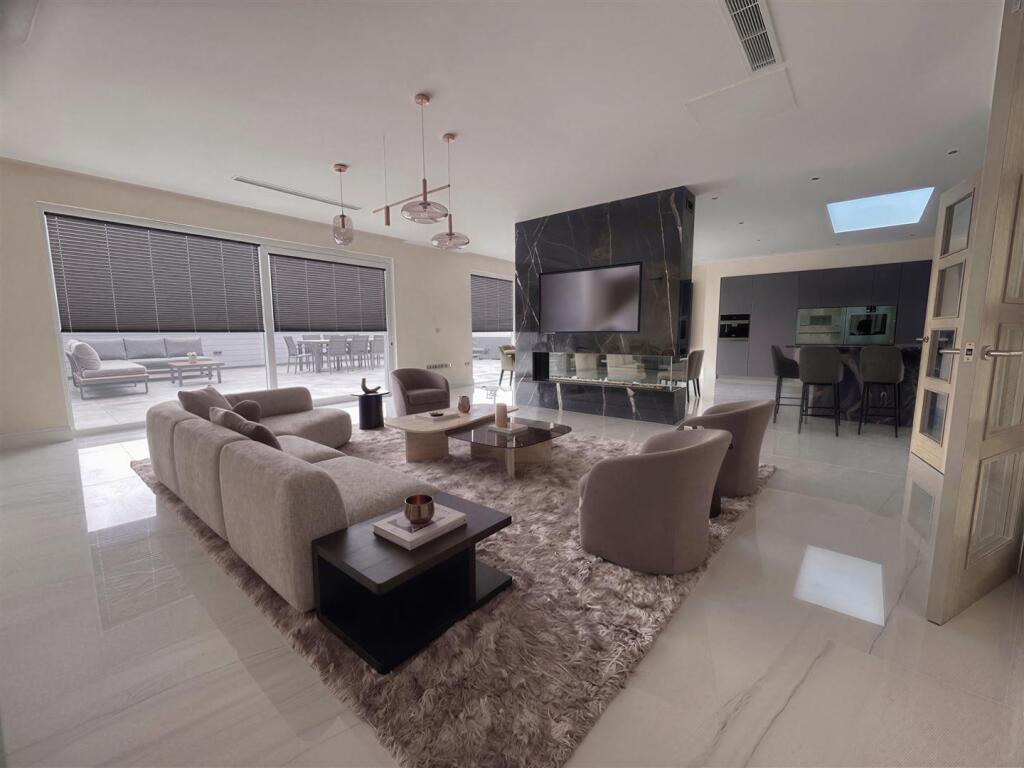 Apartment in Castle Point, Hadleigh - View 2