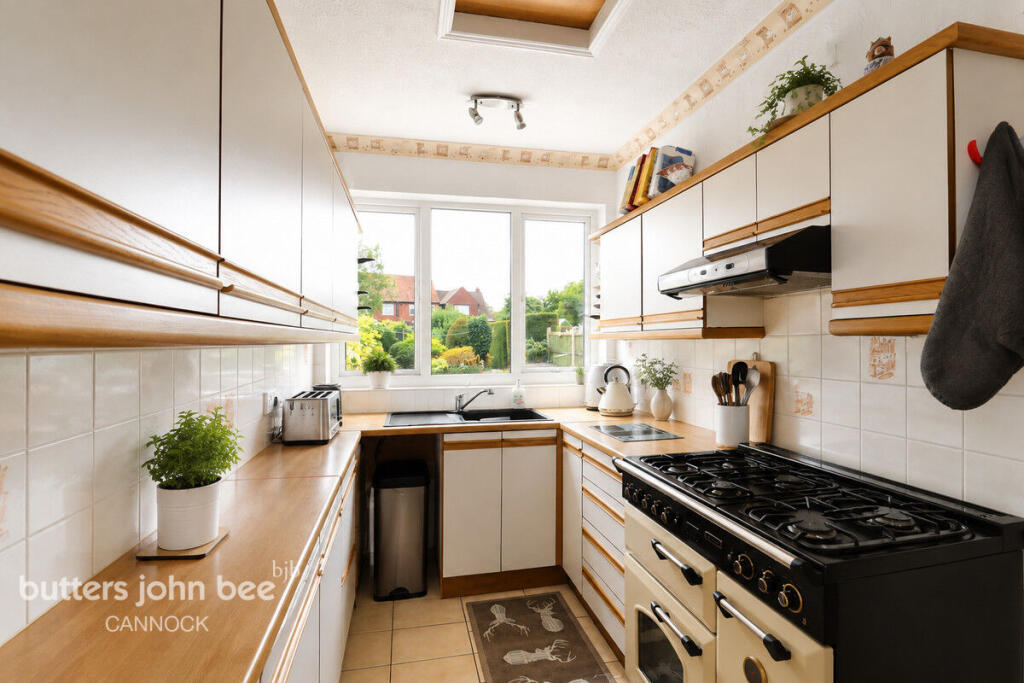 House in South Staffordshire, Great Wyrley - More