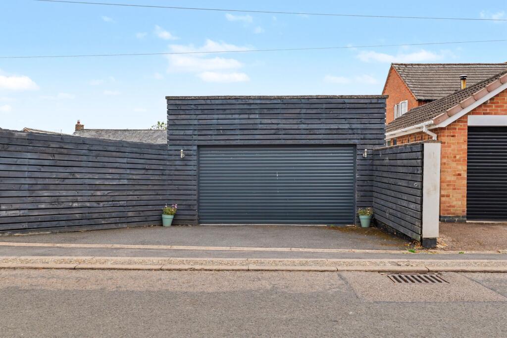House in Leicester - More