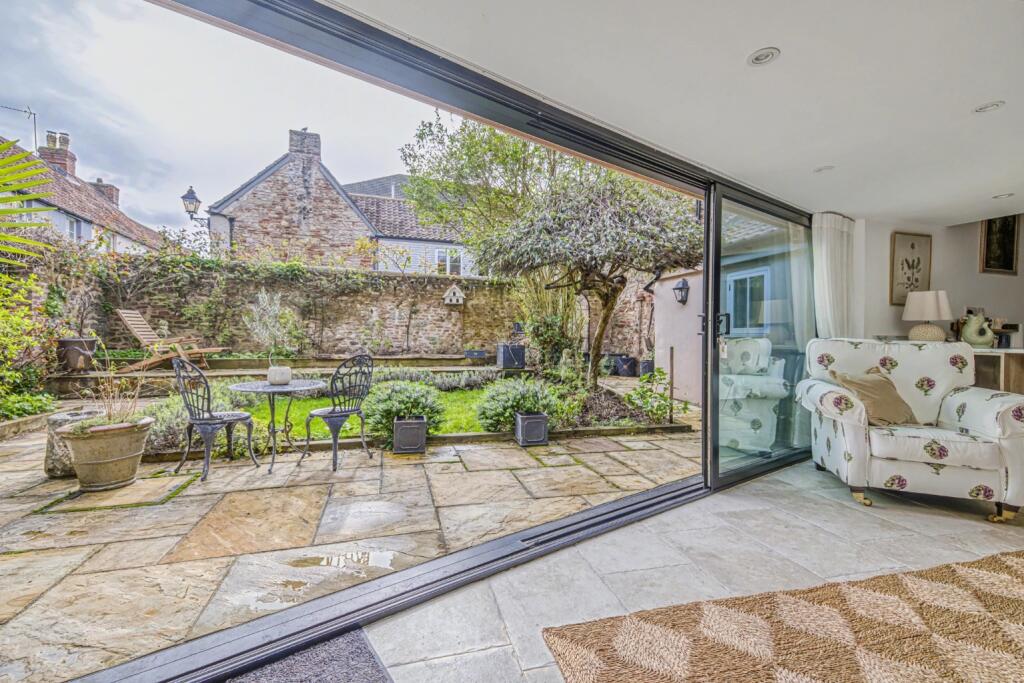 Exceptionally attractive, historic central Wells home photo 3