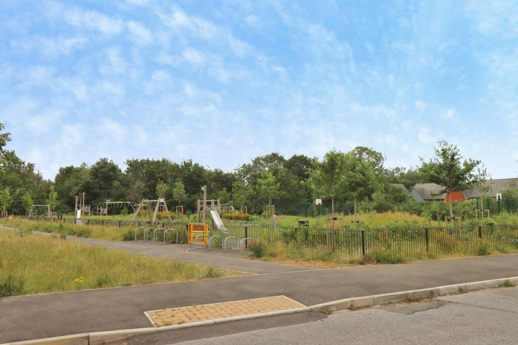 Dowsell Way, Yate, Bristol, BS37 photo 4