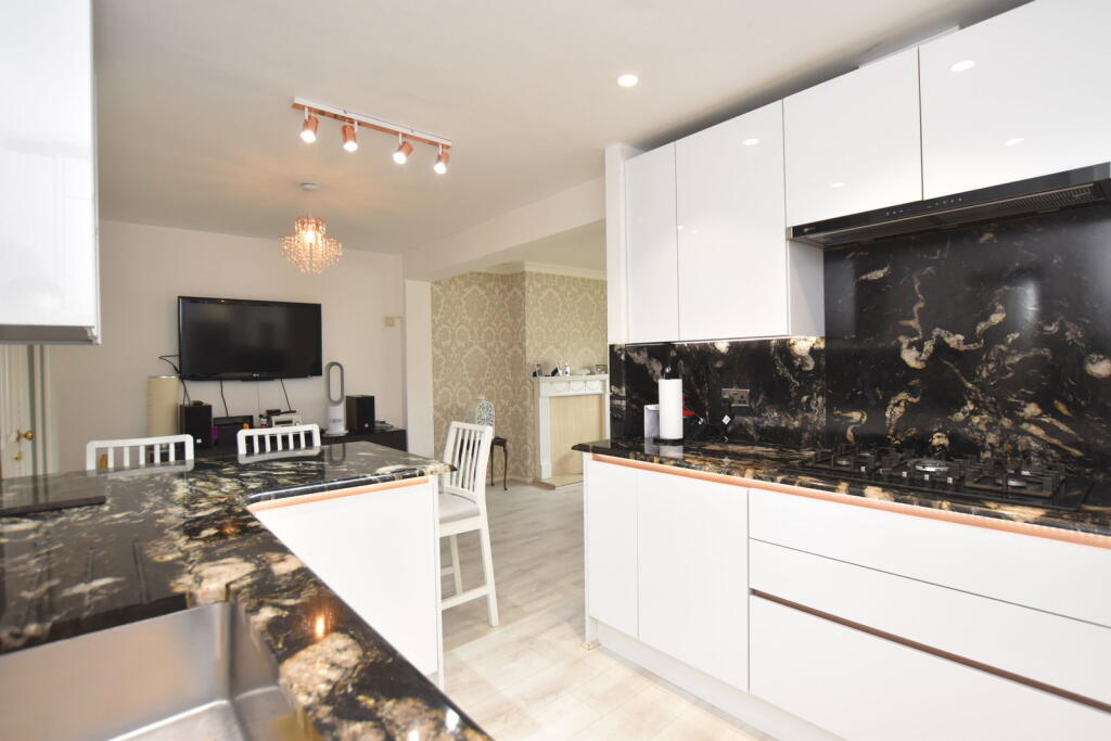 House in Wirral, Woodchurch Green - More