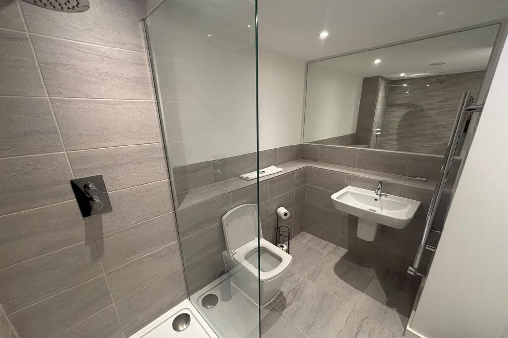 Apartment in Manchester - More