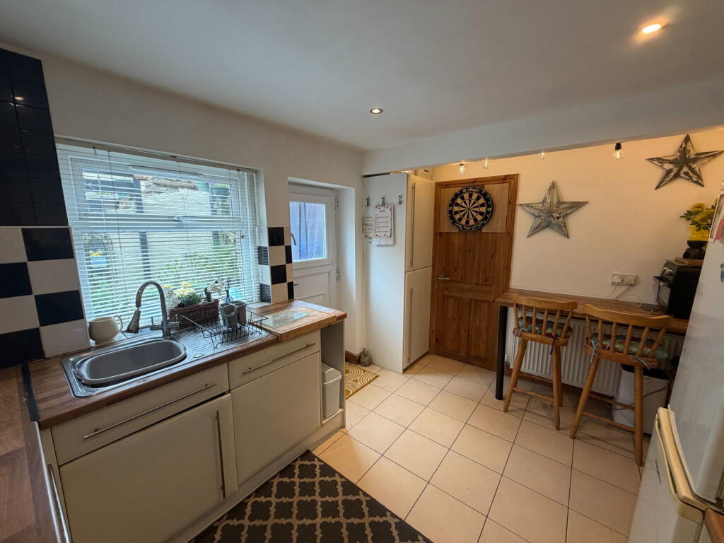 Manchester Road, Thurlstone, Sheffield, S36 9QS photo 4