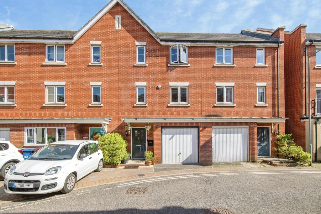 Main image of property: Braeburn Close, Ipswich