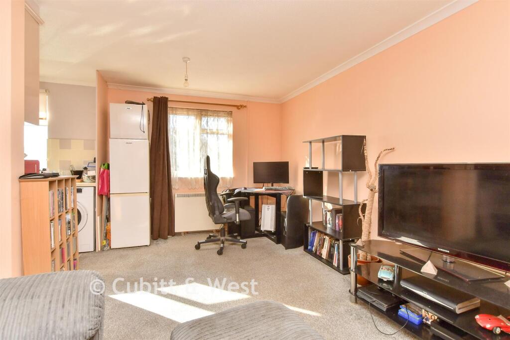 Apartment in Lewes, Peacehaven - View 5