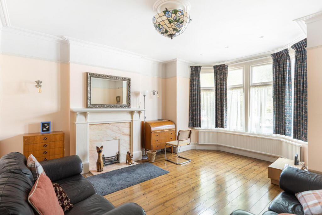 House in London - View 5