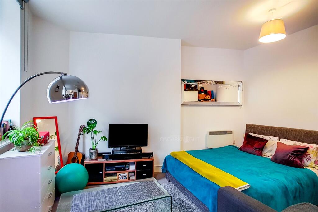 Studio flat for rent
