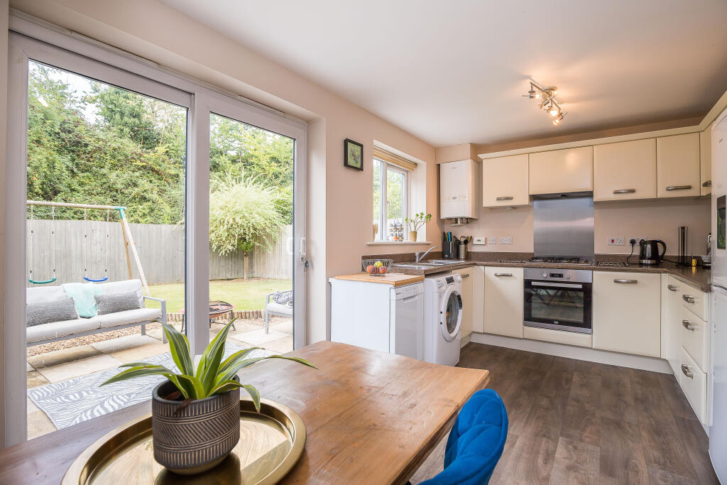 House in Chester, Mickle Trafford and District - View 5
